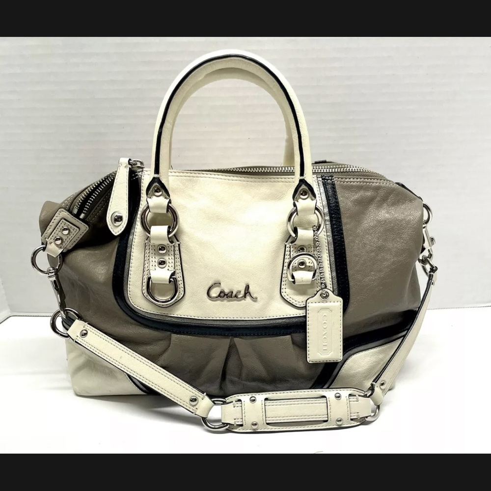 Coach purse!!